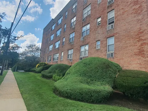 280 Guy Lombardo Avenue #5H, Freeport, NY 11520