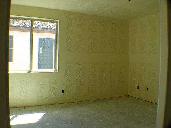 3rd image of 525 Glenshire Ln