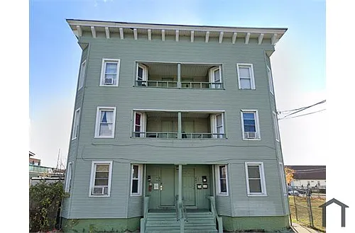 748 Maple St Photo 1