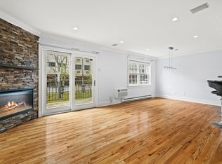 35 Woodway Rd APT A12, Stamford, CT 06907