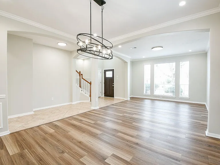 815 Robins Way — Photo 7