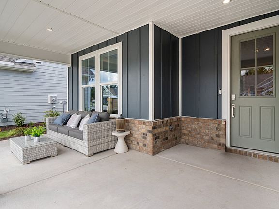 Quaint Front Patio and Entrance
