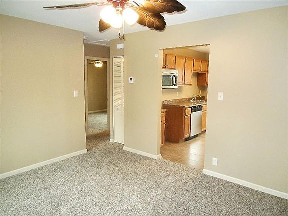 3rd image of 506 S Joliet St