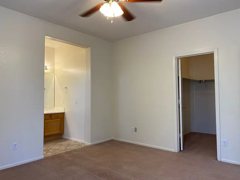 3265 E Hampton Ln — Photo 8