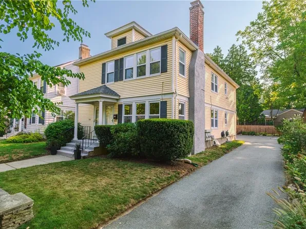 561 Wayland Ave #B, Providence, RI 02906