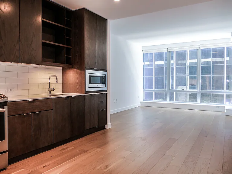 225 E 39th St #32G — Photo 3