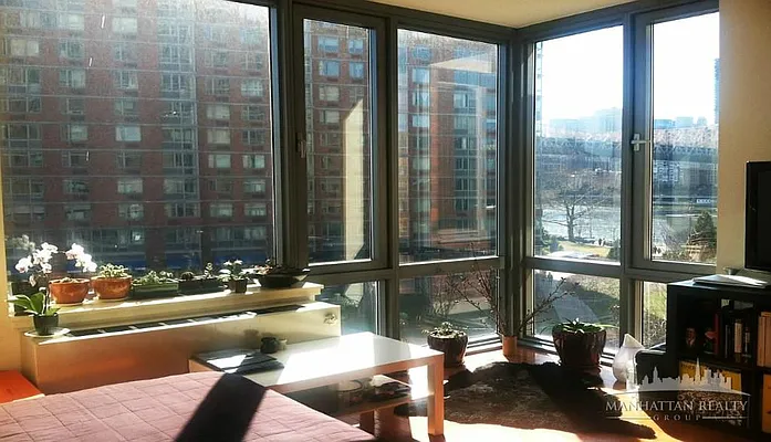 Rented by Manhattan Realty Group | media 49