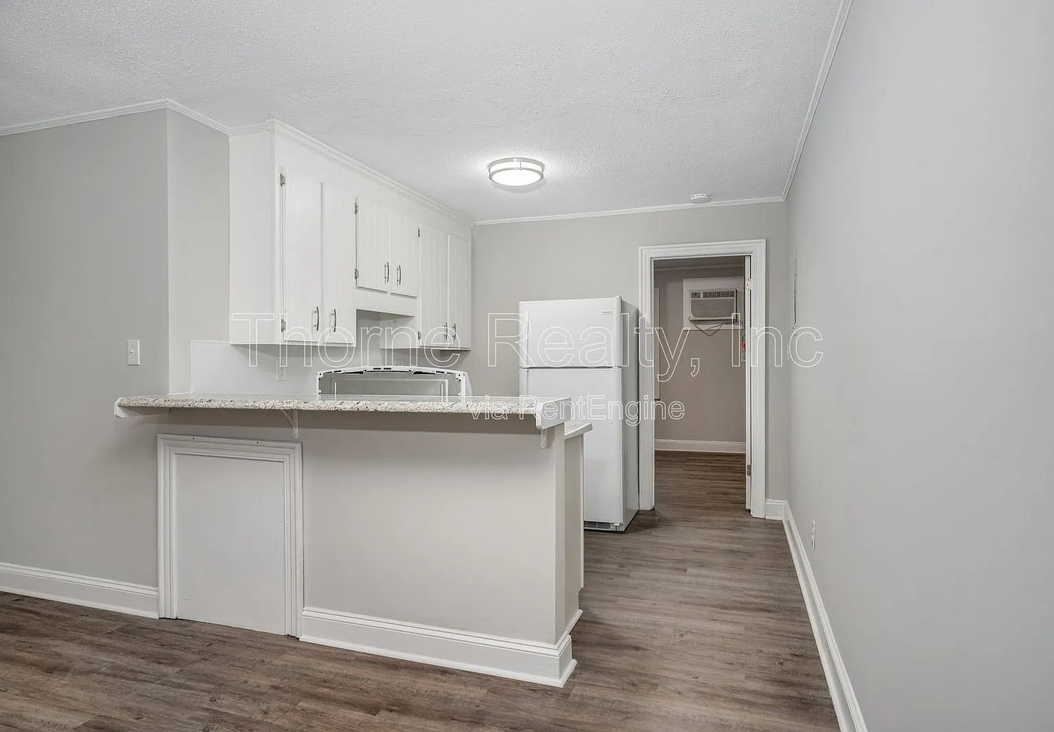1 bed, 1.0 bath, $595 — Photo 4