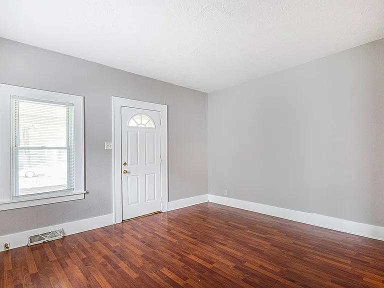 220 Harrison St — Photo 3
