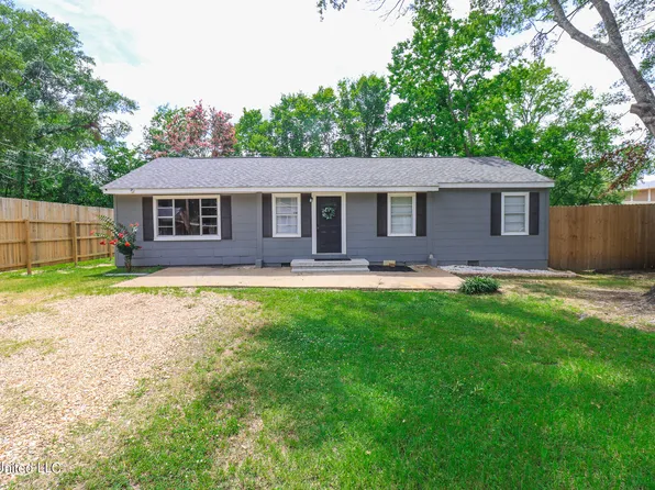 223 Cunningham Dr, Pearl, MS 39208