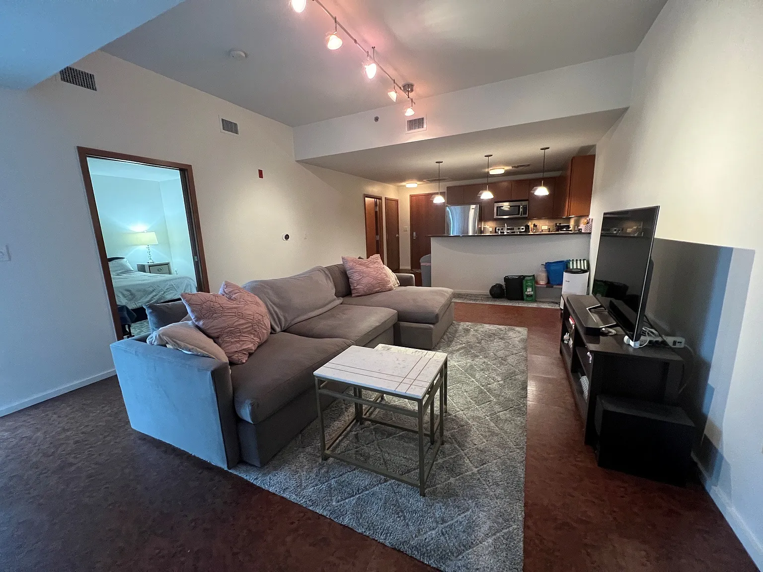 1 bed, 750 sqft, $1,750 — Photo 2