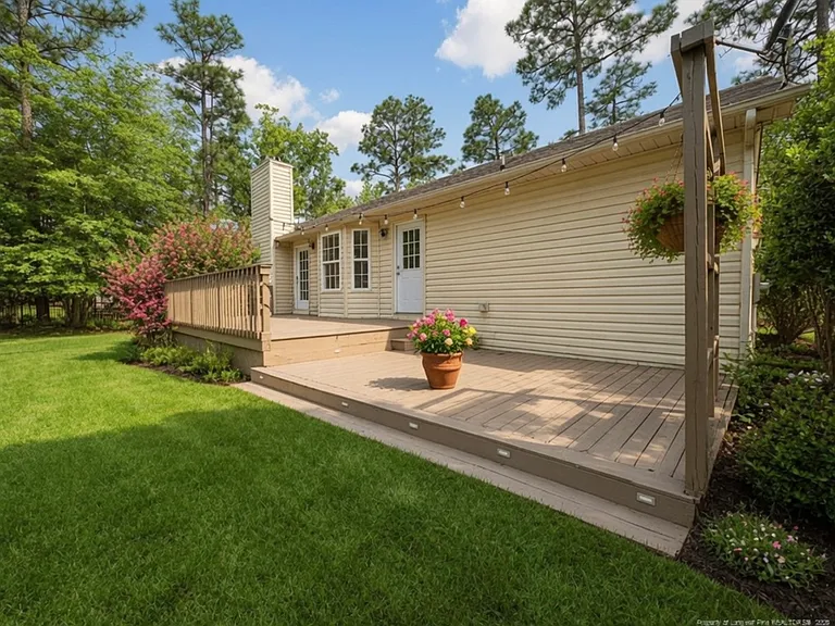 257 Lakeside Ln — Photo 21