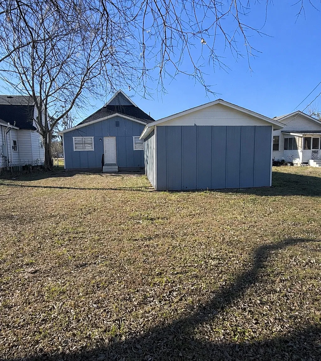 605 N Pottenger Ave — Photo 2