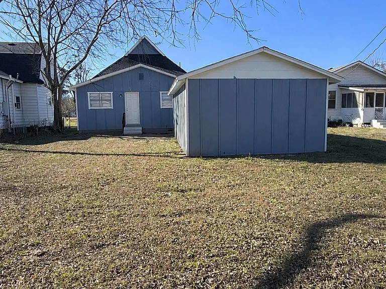 605 N Pottenger Ave — Photo 2