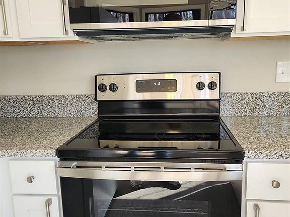 4th image of 510 Tall Hickory Ct