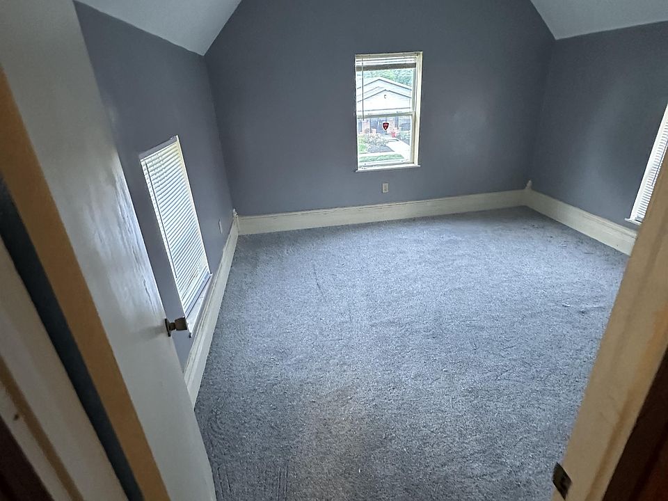 2nd image of 1415 W Franklin St #2