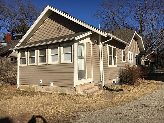 2nd image of 1116 N Cedar St