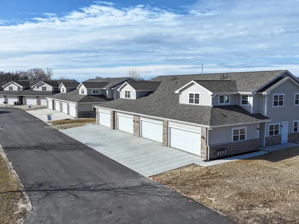 455 C Hillary Cir, Johnson Creek, WI 53038