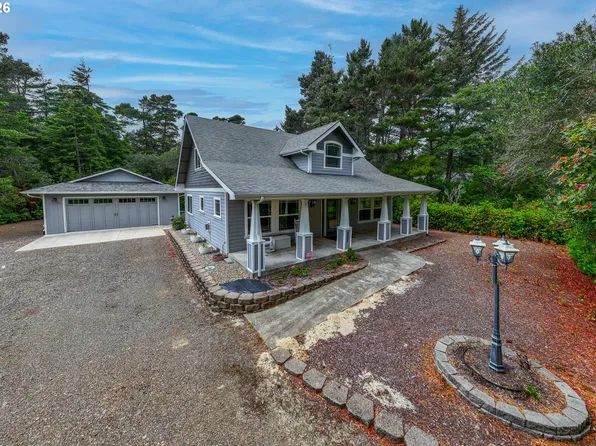 88082 Leeward Dr, Florence, OR 97439