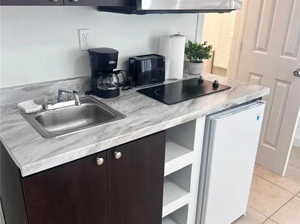 1265 SW 6th St APT 12, Miami, FL 33135