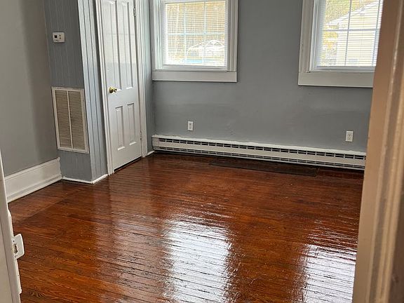 3rd image of 5102 Crenshaw Ave