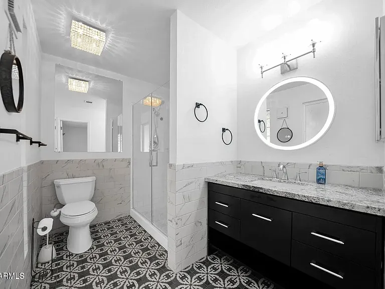 Bathroom 1.