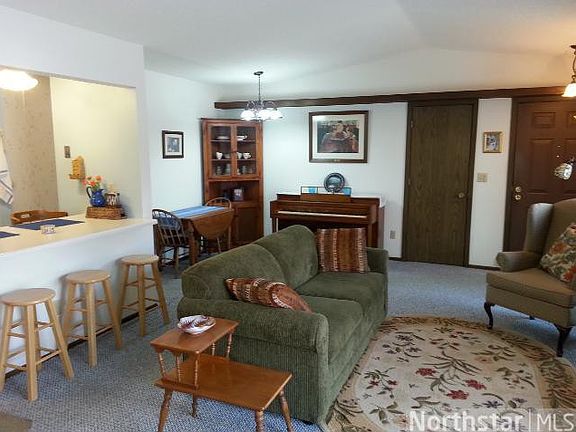 4th image of 1164 Black Oaks Ln N