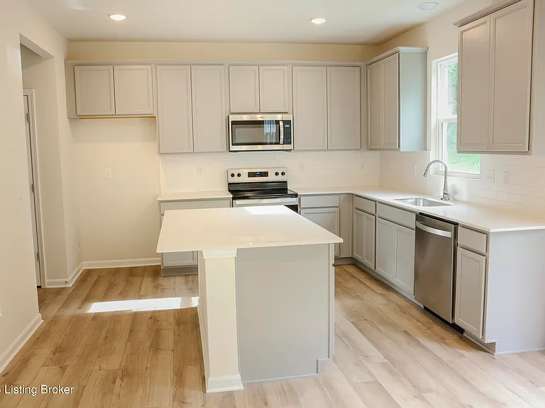 8300 Fairmount Rd — Photo 10