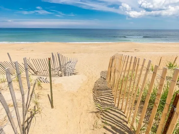 198 N End Blvd, Salisbury, MA 01952