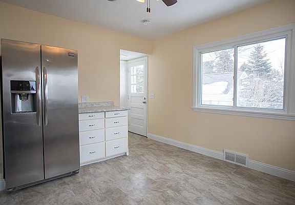 3rd image of 3240 Veterans Dr