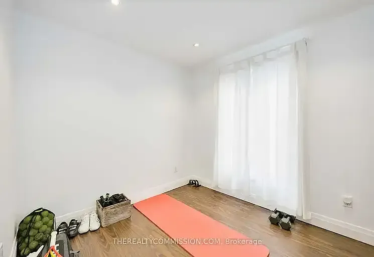 81 Laing St #1A photo 1