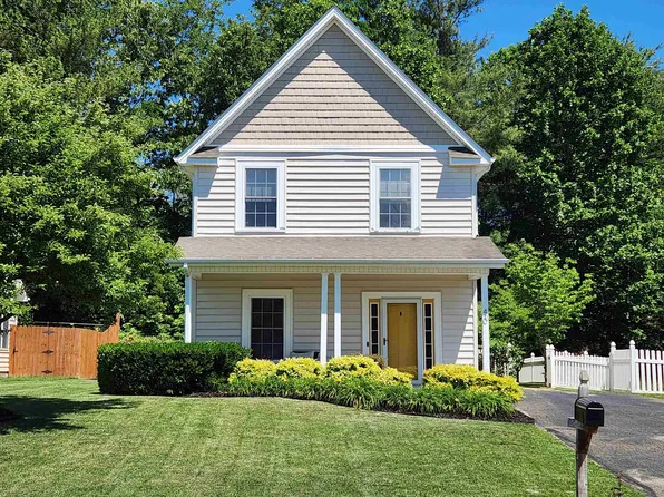40 Overlook Dr, Christiansburg, VA 24073