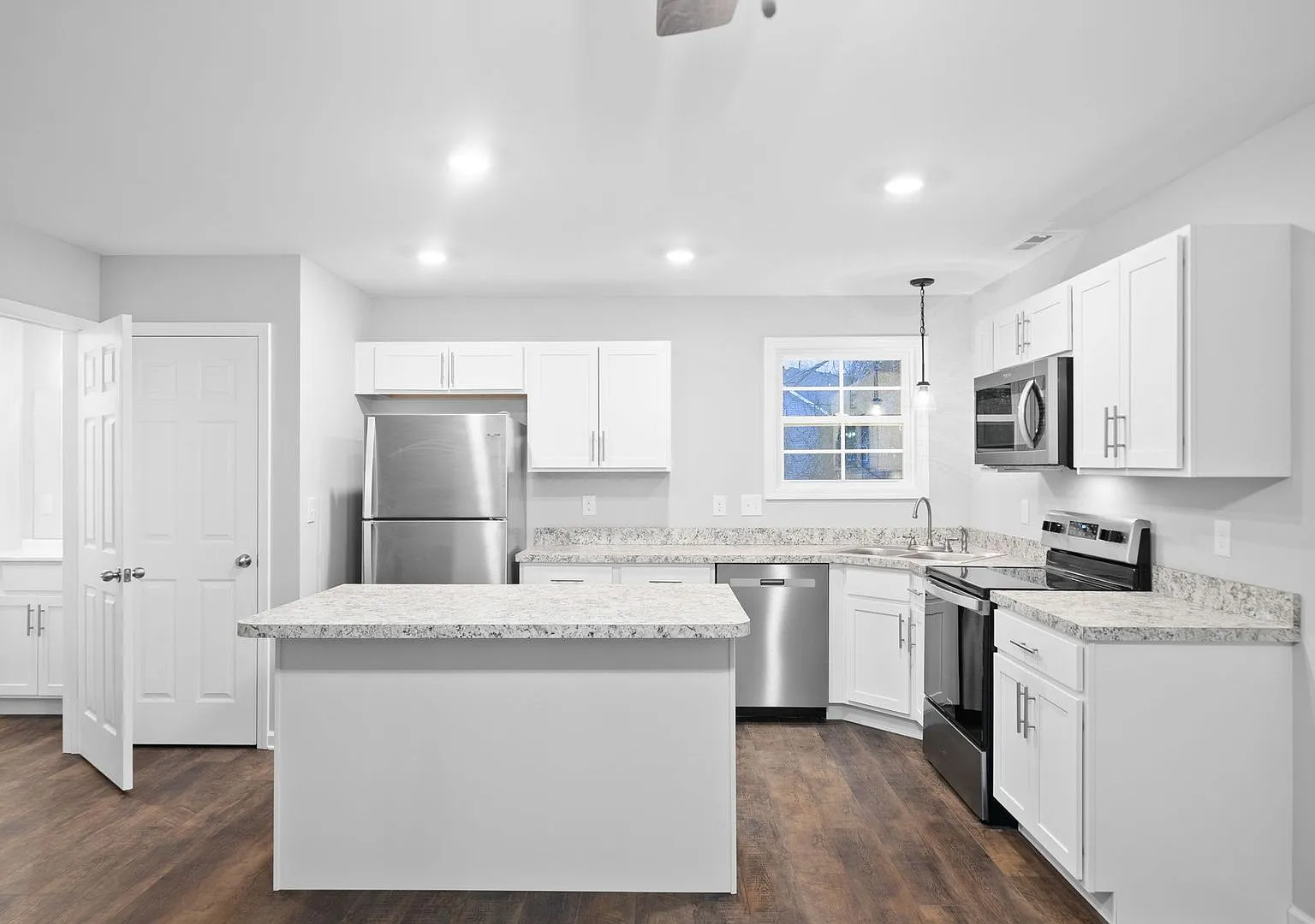 Lillie Belle Ln - 381 — Photo 2