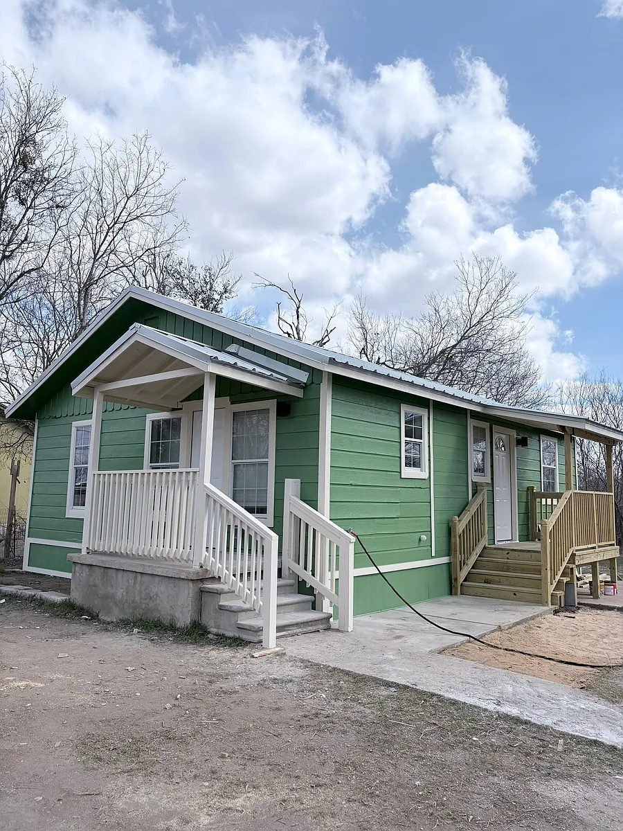 Building Photo - 9039 Elroy Rd