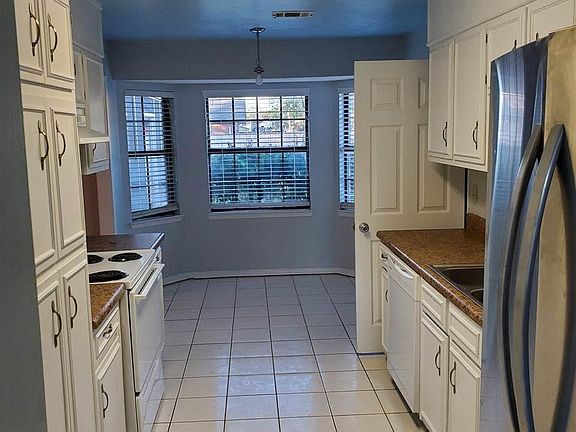 4th image of 2164 Cliffbrook Ave