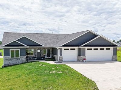 8166 Tegan Dr, Peosta, IA, 52068