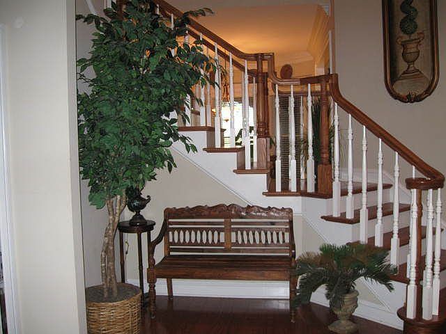 2nd image of 110 Queens Ct