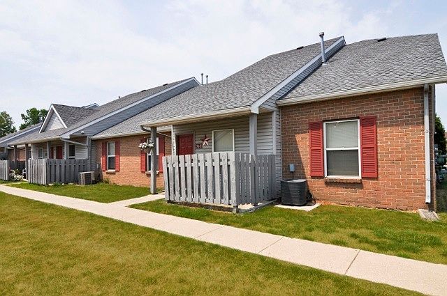 2nd image of 386 James Way APT E