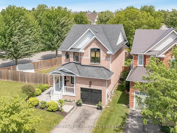 86 Margaret Graham Cres, East Gwillimbury, ON L0G 1M0