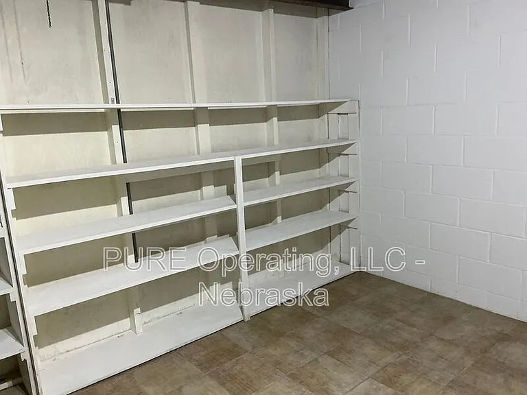 7602 Parker St — Photo 23