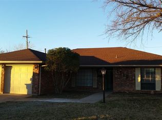 1115 NW 50th St, Lawton, OK 73505