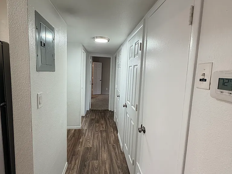 The Addison Apartment — Photo 15