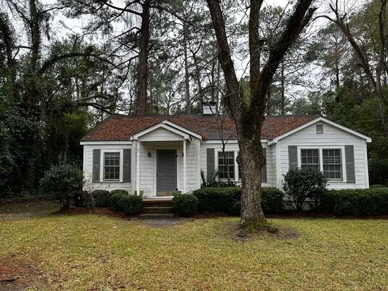 1508 McLeod Rd — Photo 1
