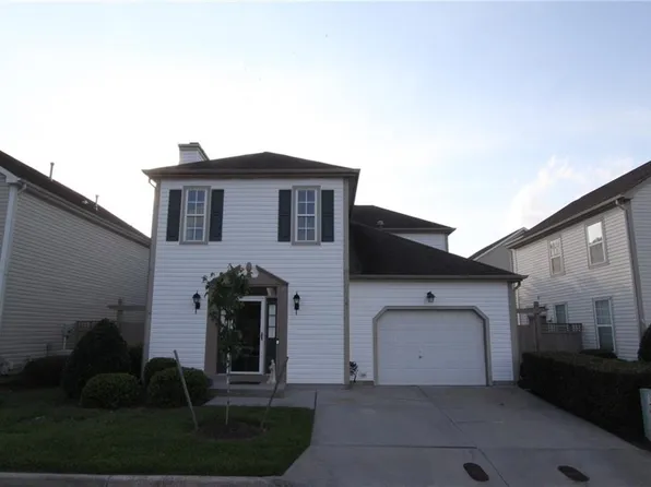 1811 Tealwood Ln, Chesapeake, VA 23320