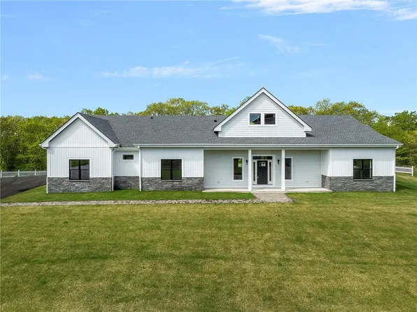 68 Richard Cir, Seekonk, MA 02771