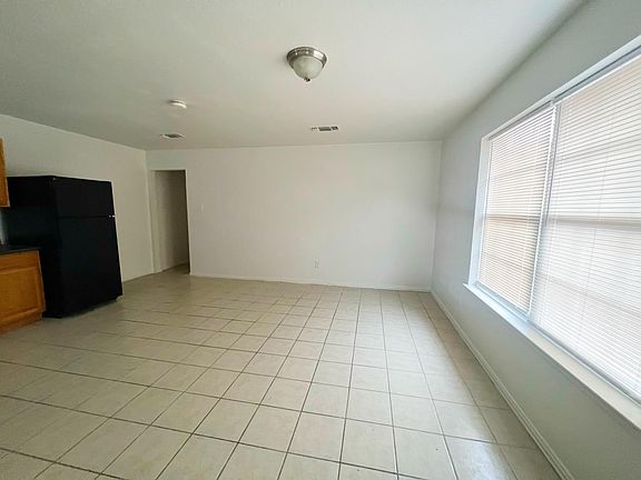 4th image of 4910 Elgin St Unit 100