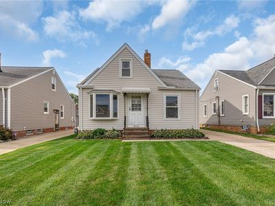 8323 Renwood Dr, Parma, OH, 44129