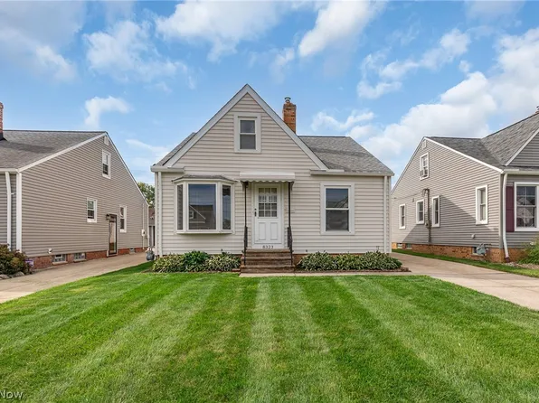 8323 Renwood Dr, Parma, OH 44129