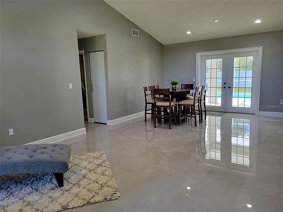 5th image of 4685 La France Ave