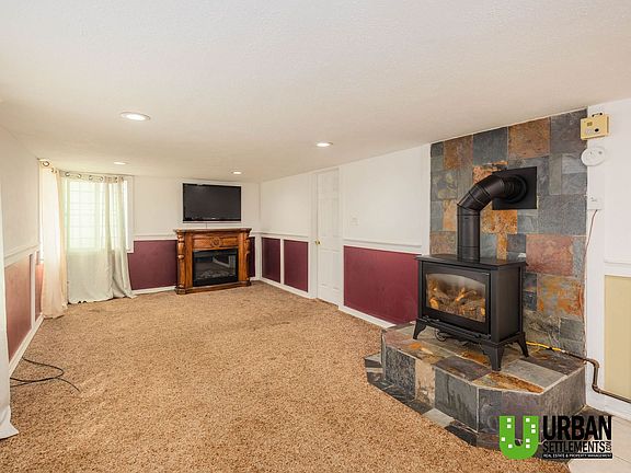 2nd image of 3711 E Wellesley Ave